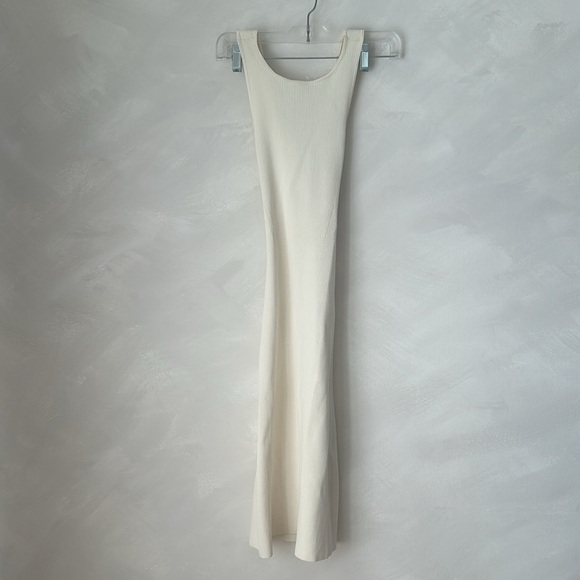 & other stories Fitted Open Back Midi Dress cream
White size small ribbed knit - Picture 4 of 9